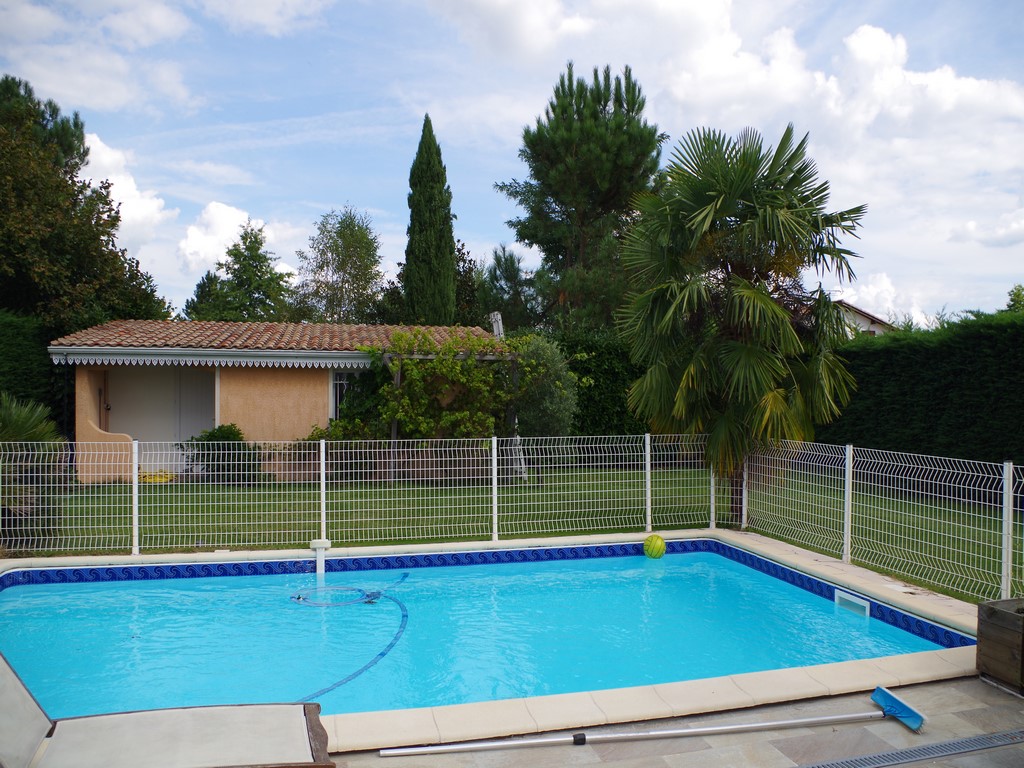 a acheter maison proche commodités Le barp